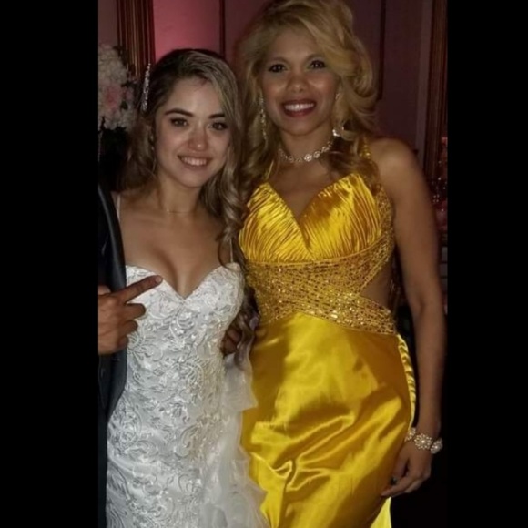 Dress - Picture 3 of 3